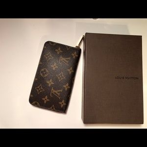 Louis Vuitton Zippy Compact Wallet